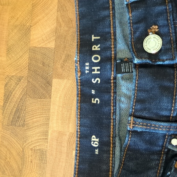 Dark wash Jean Shorts - Picture 4 of 6